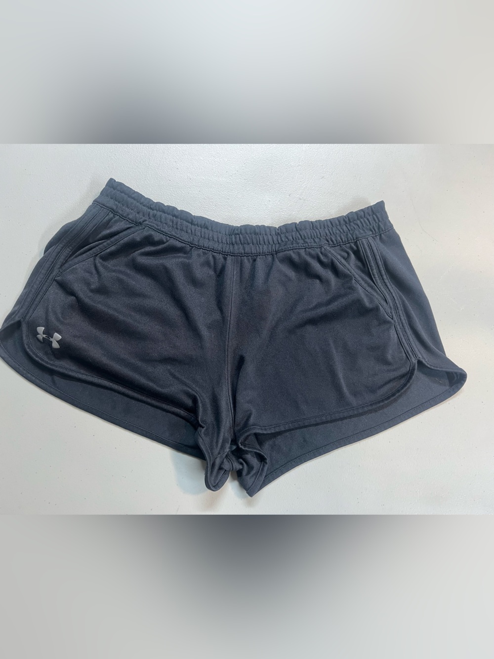 Under Armour Black Athletic Shorts Women’s Medium Loose Fit Workout Activewear